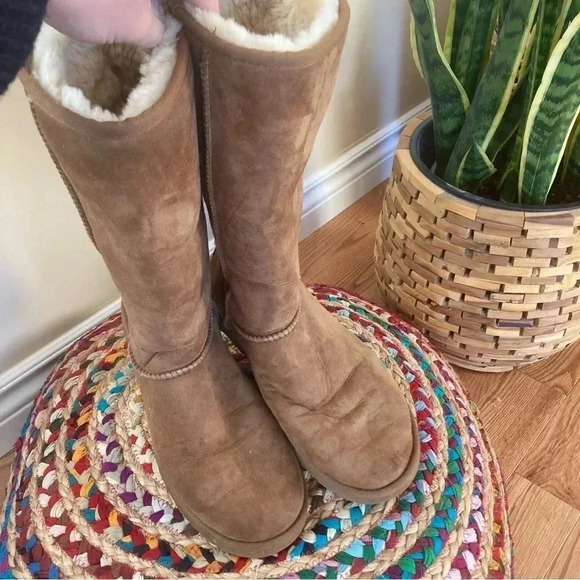 UGG suede tan high  boots - Picture 1 of 8